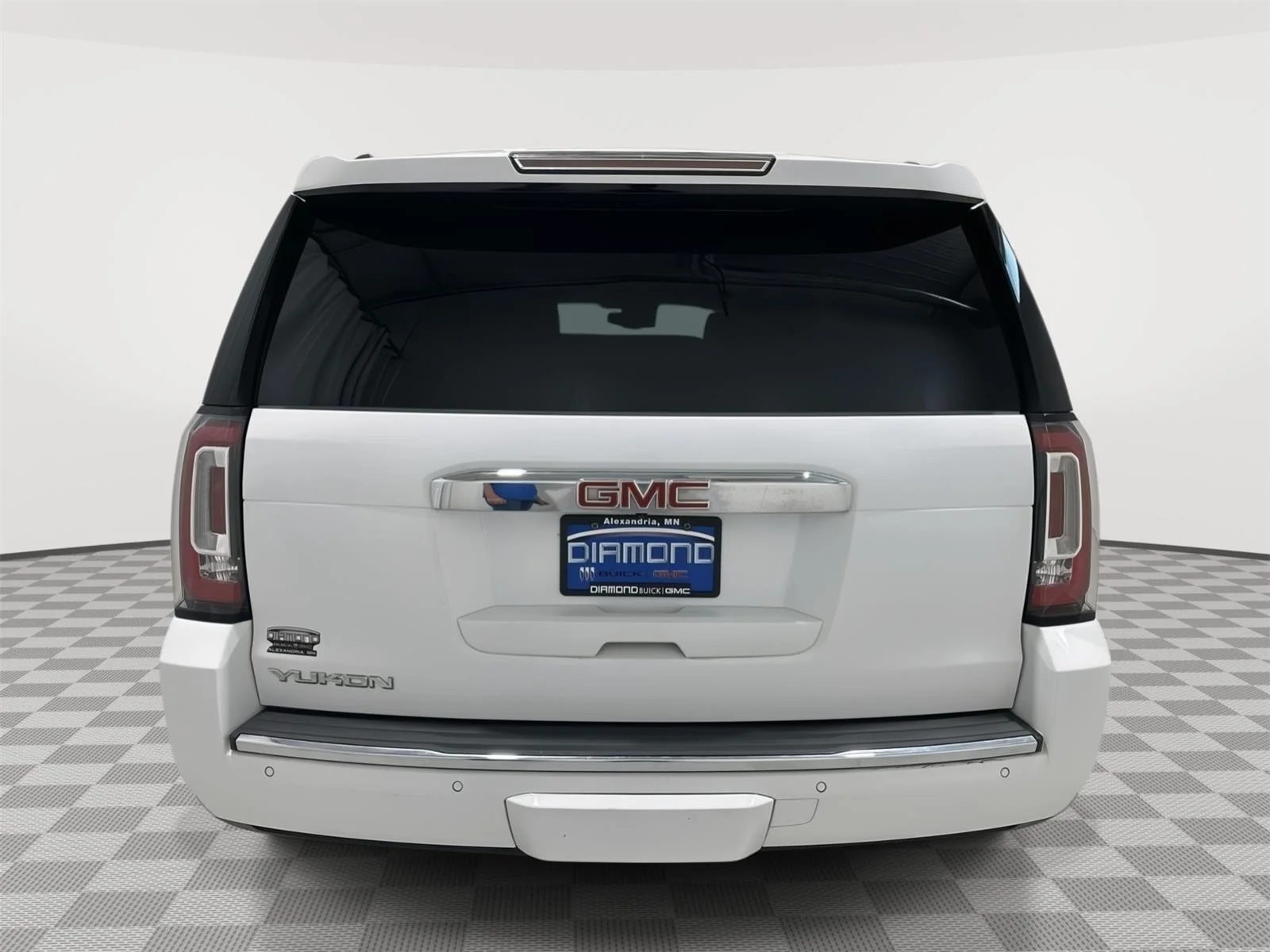 Used 2019 SUMMIT WHITE GMC Denali image 4