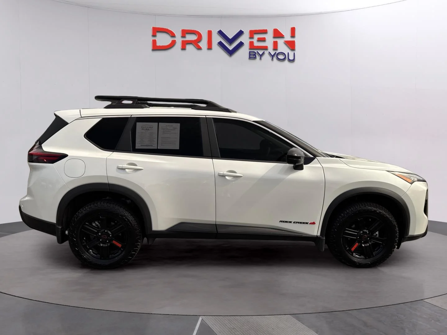 Used 2025 Everest White Pearl Nissan Rock Creek image 6