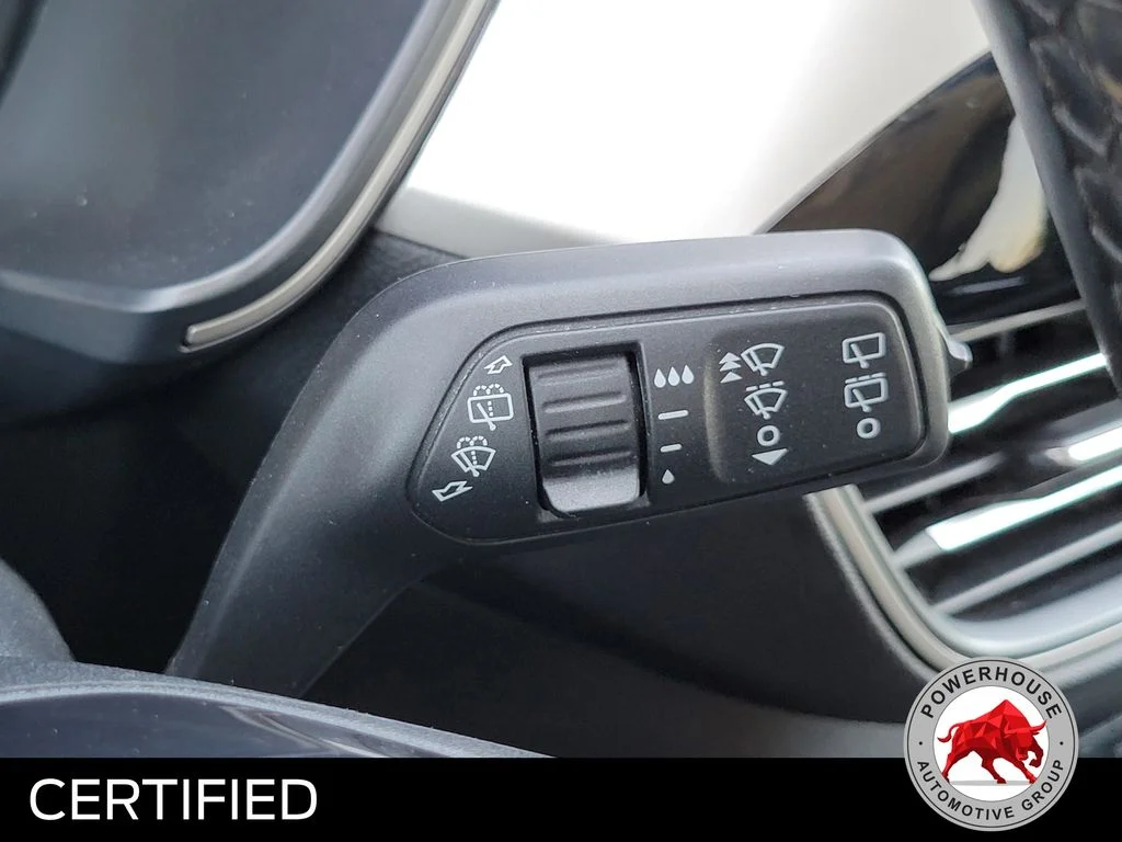 Used 2022 White Ford SEL image 32
