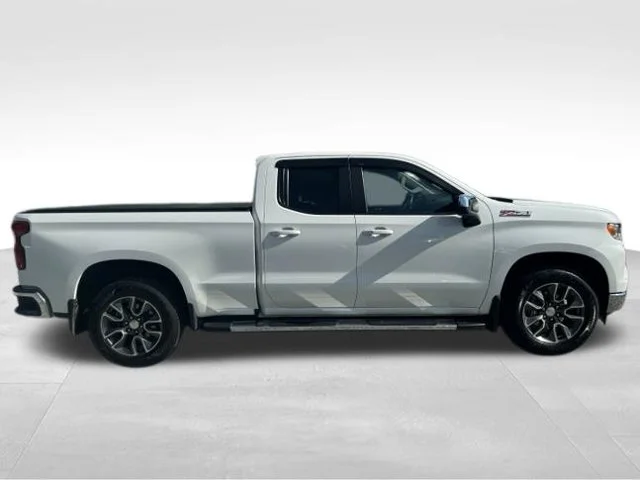 Used 2023 White Chevrolet LT image 8