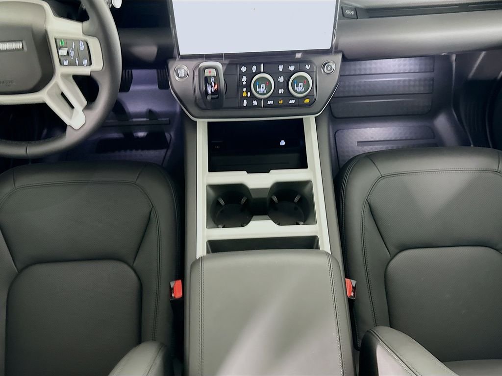 New 2026 Santorini Black Metallic Land Rover X-Dynamic SE image 18