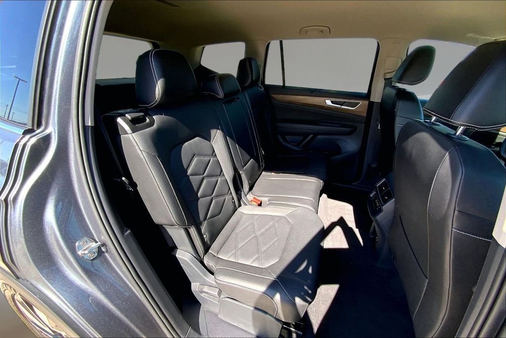 Used 2025 Silver Volkswagen 2.0T SE w/Technology image 26
