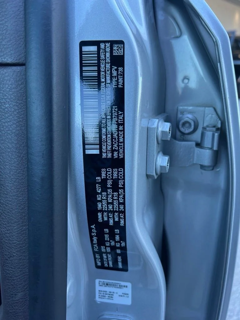 Used 2015 Silver Jeep Limited image 43
