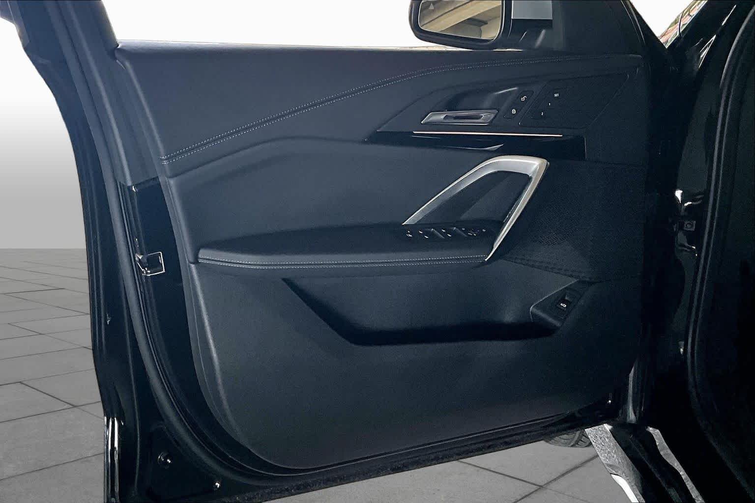 Used 2023 Black Sapphire Metallic BMW xDrive28i image 20