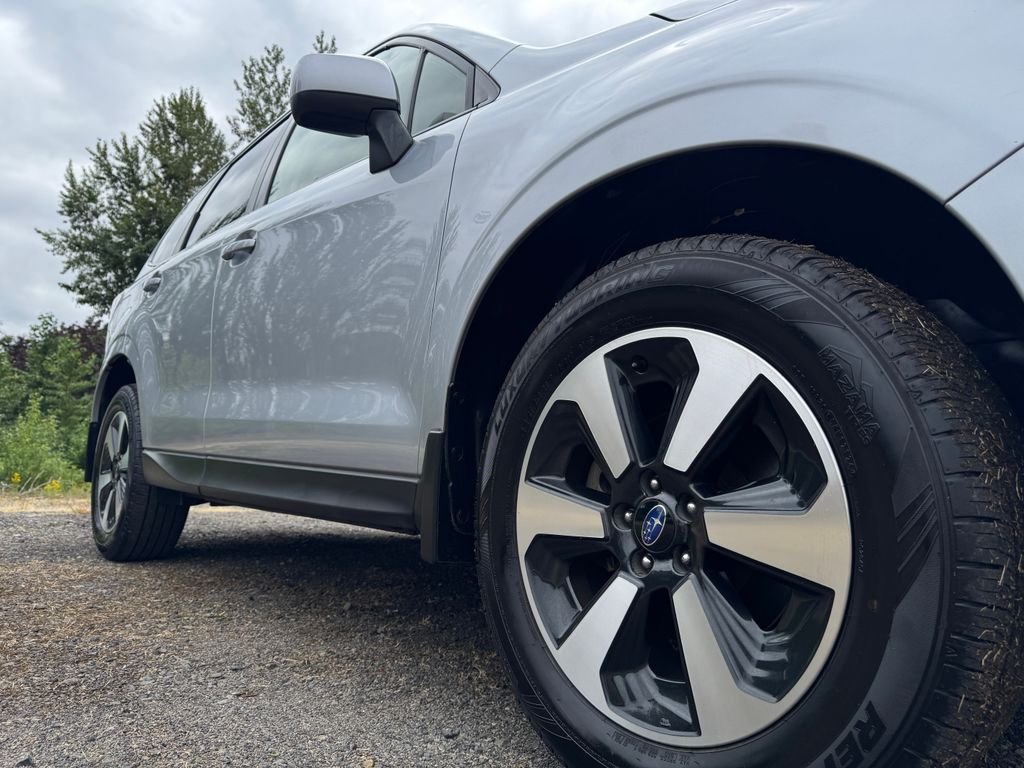 Used 2018 Ice Silver Metallic Subaru 2.5i Premium image 41