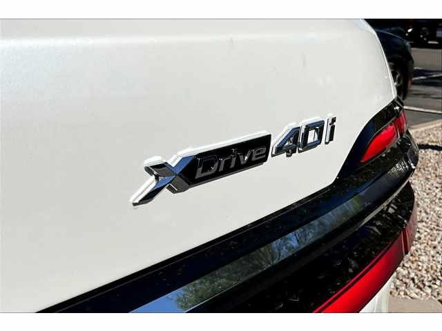 New 2026 Mineral White Metallic BMW xDrive40i image 15