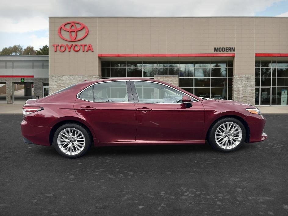 Used 2018 Ruby Flare Pearl Toyota XLE image 7