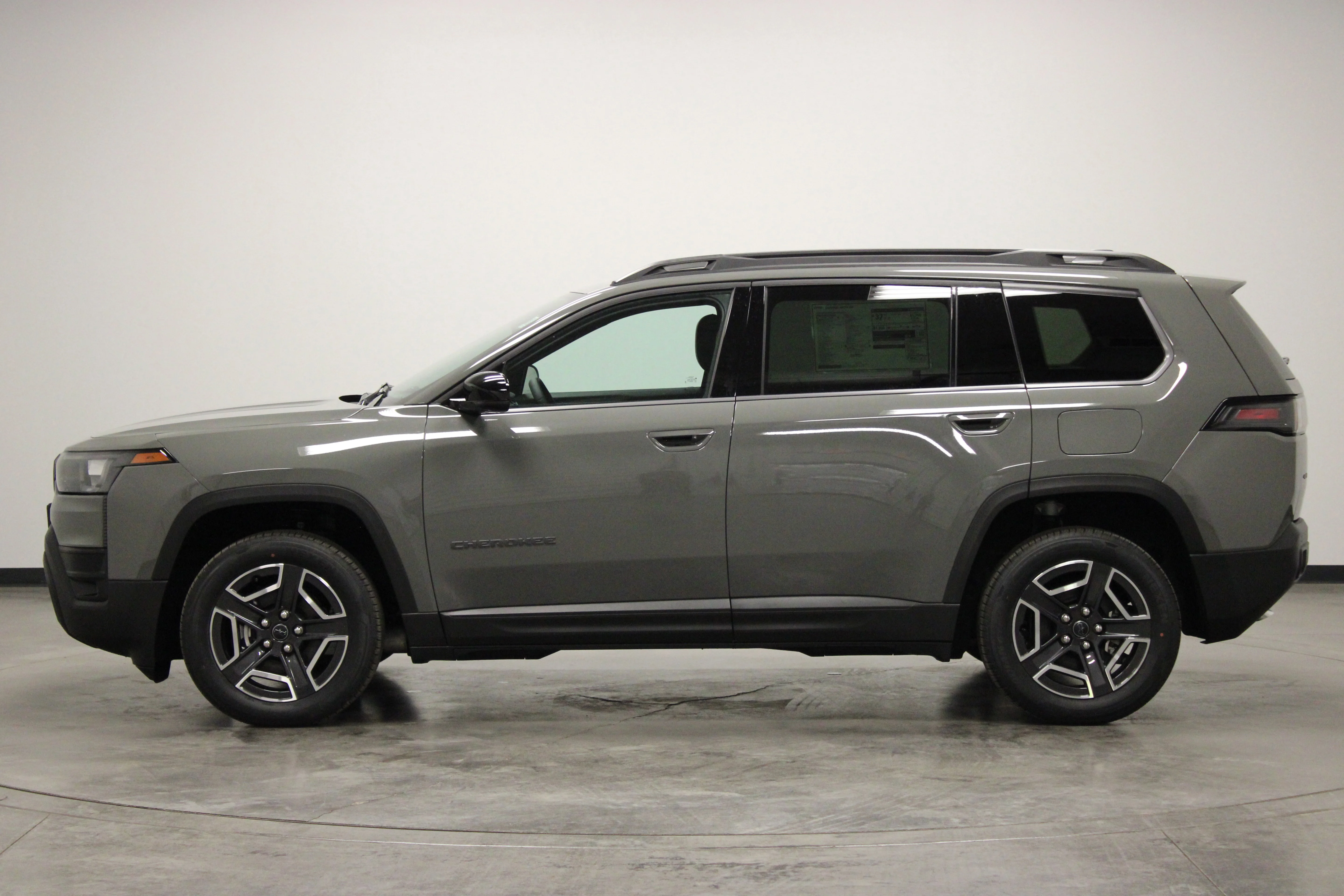 New 2026 Sting-Gray Clear-Coat Exterior Paint Jeep Limited image 5