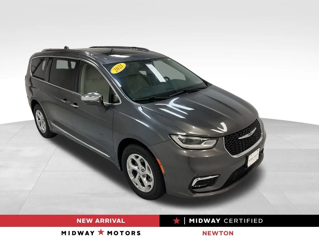 2021 Chrysler Pacifica Limited's photo