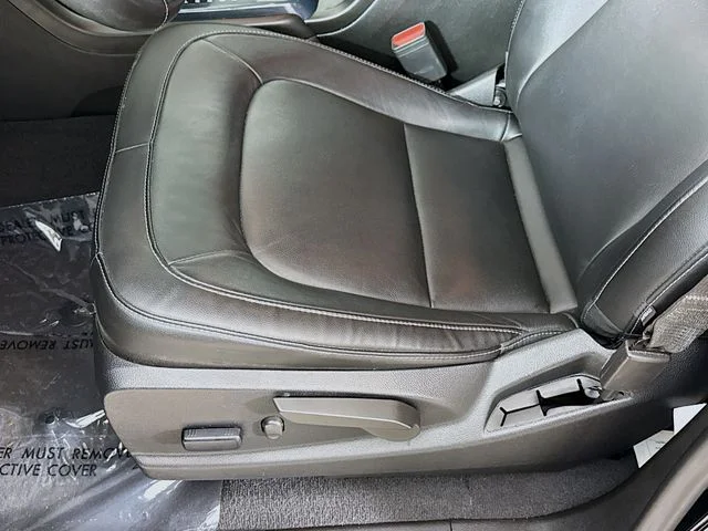 Certified Used 2022 Black Chevrolet Z71 image 18
