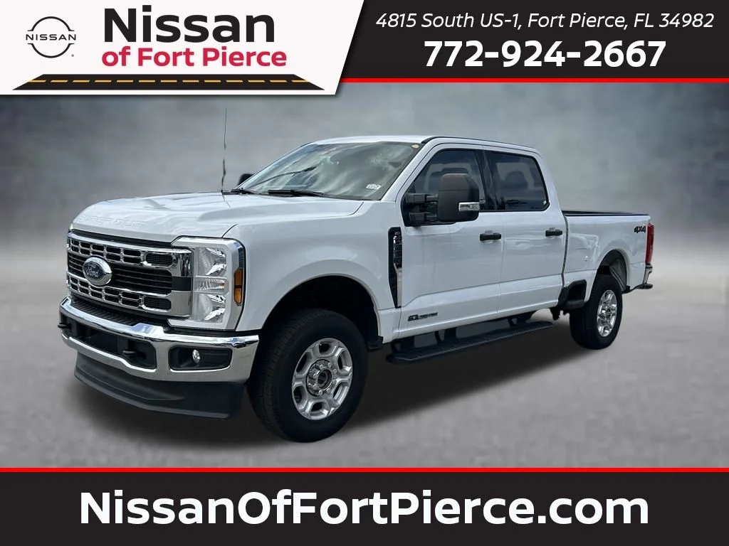 Used 2025 Oxford White Ford XLT image 1
