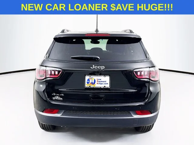 New 2026 Diamond Black Crystal Pearl-Coat Exterior Paint Jeep Limited image 6