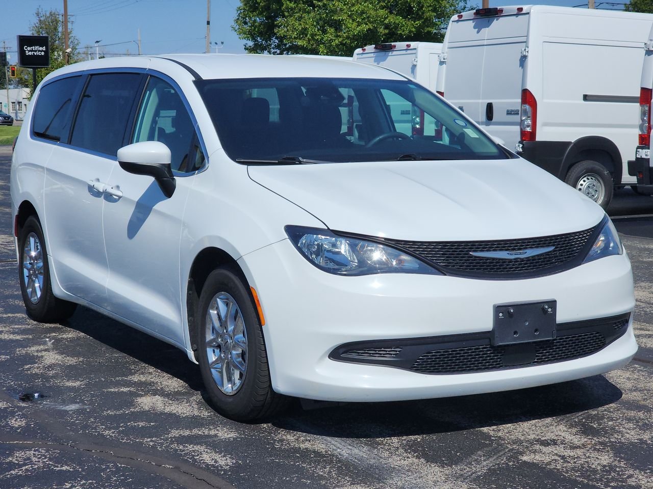 2023 Chrysler Voyager LX's photo