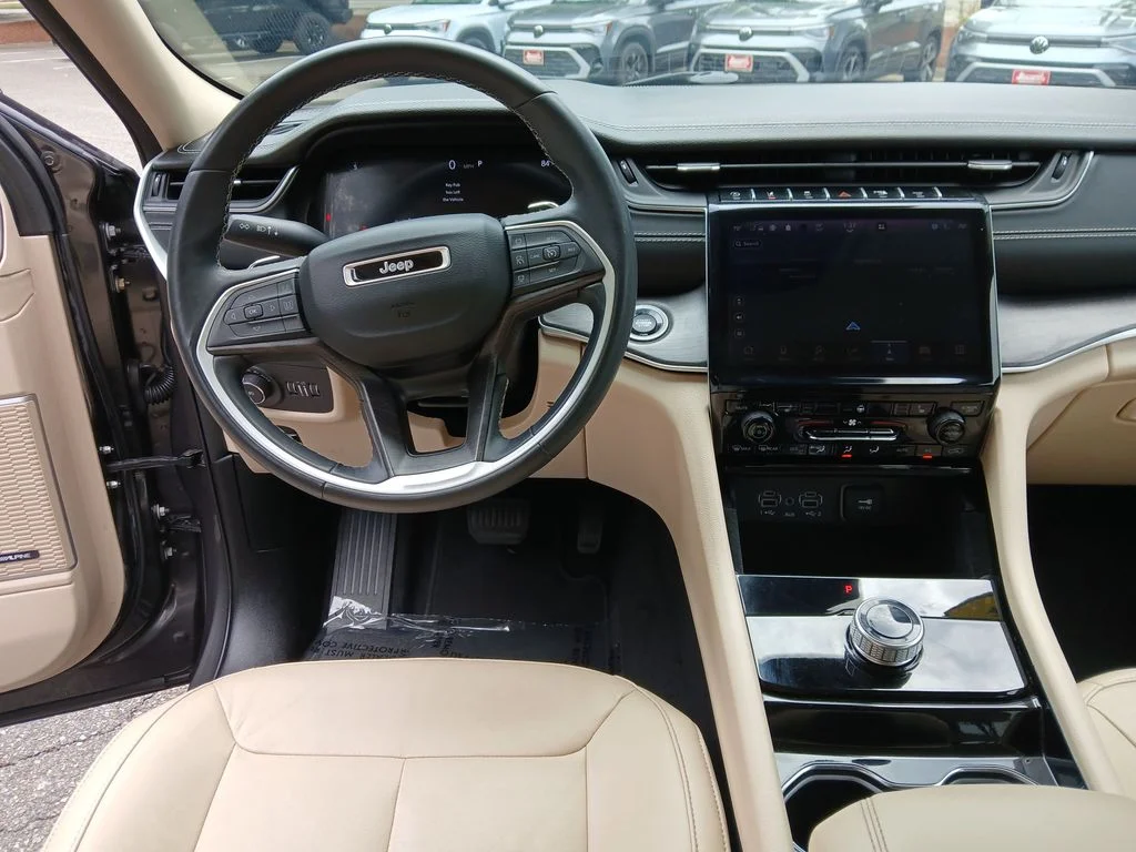 Used 2022 Gray Jeep Limited image 20