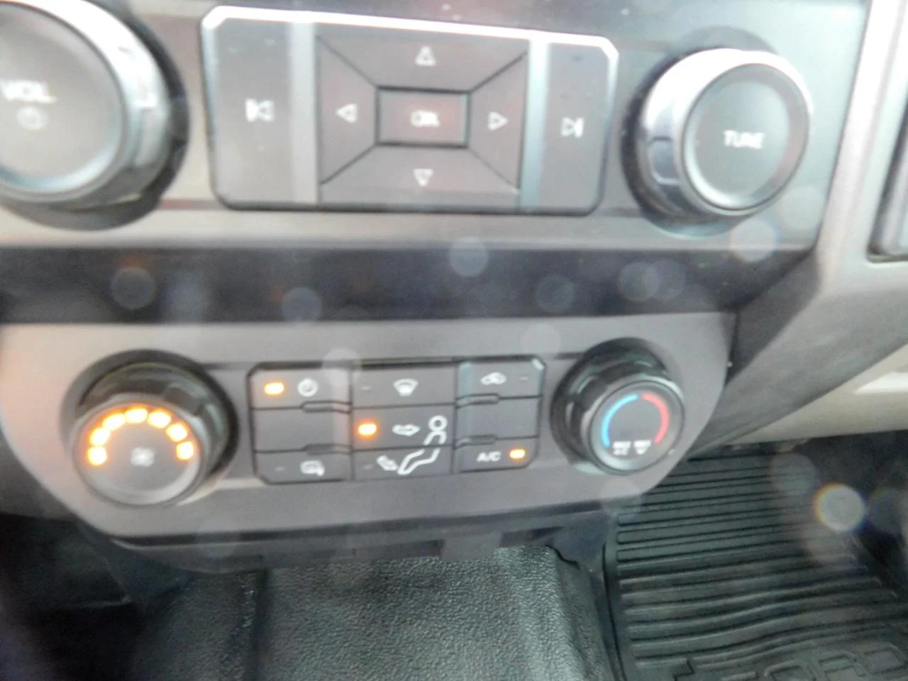 Used 2022 White Ford XL 4WD Crew Cab 179 in WB 60 in CA image 37