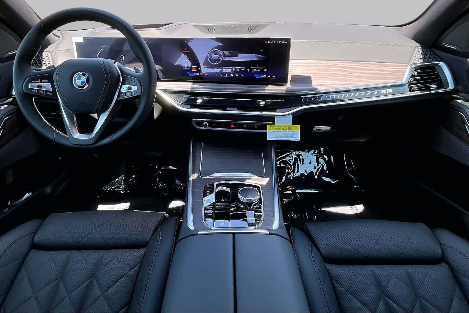 New 2026 Alpine White BMW xDrive50e image 5