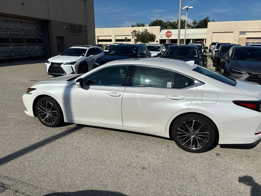 Certified Used 2023 White Lexus 350 image 9