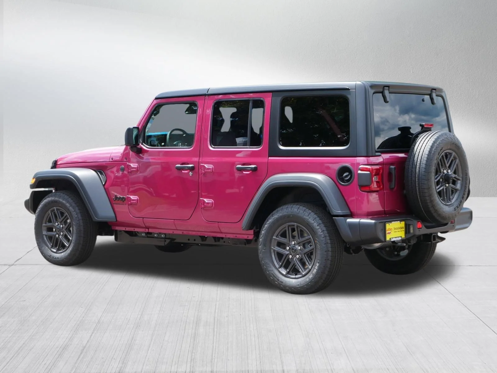 New 2026 Tuscadero Pearl-Coat Exterior Paint Jeep Sport S image 5