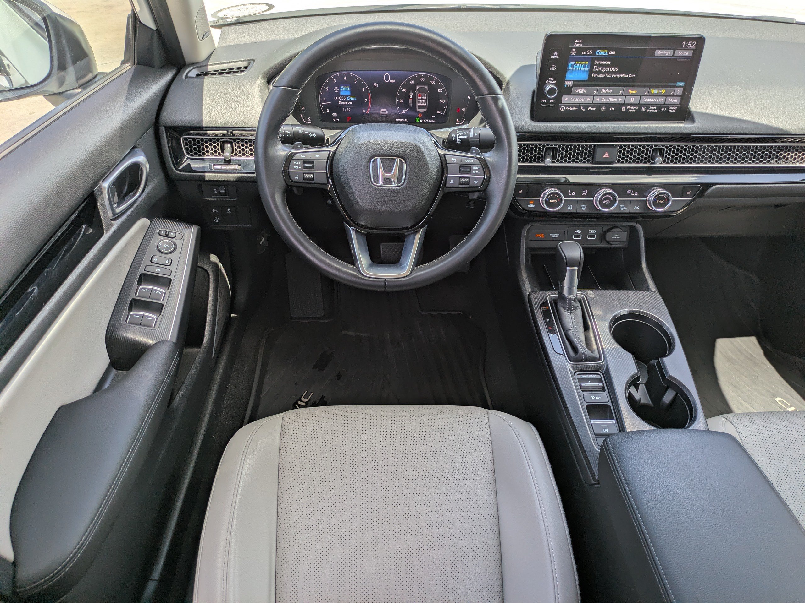 2023 Honda Civic Touring - Photo 14