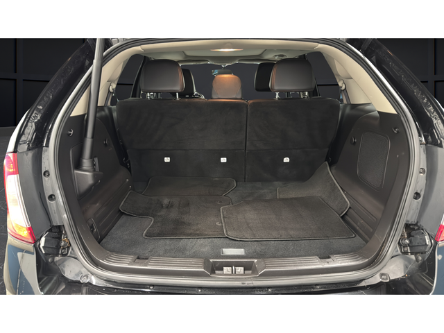 Used 2013 Tuxedo Black Metallic Ford Limited image 27