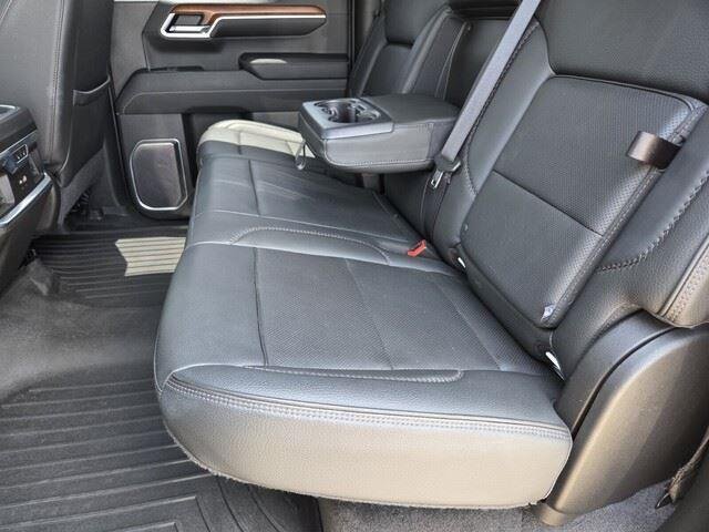 Used 2022 White Frost Tricoat GMC Denali image 25