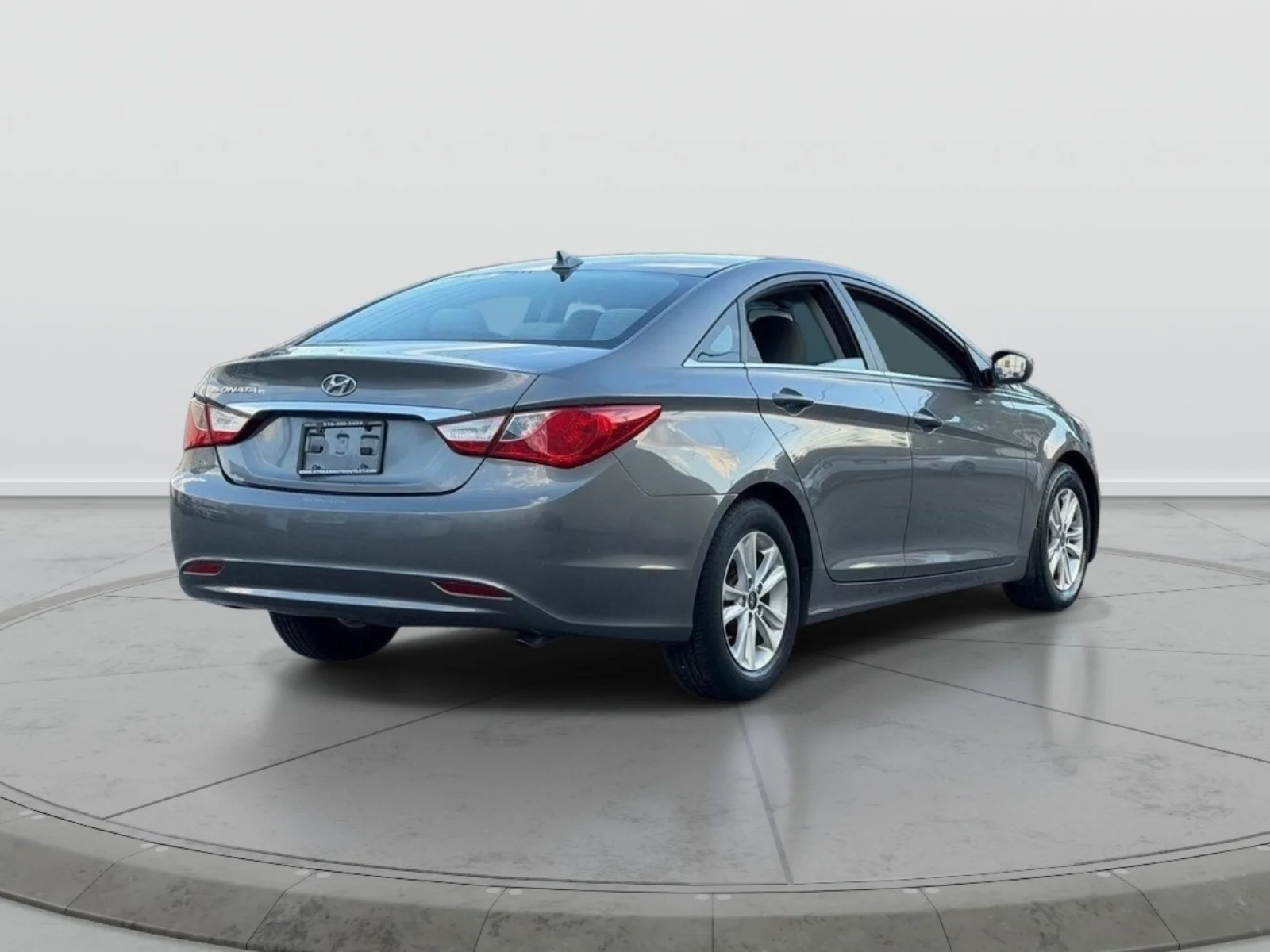 Used 2013 Gray Hyundai GLS image 5