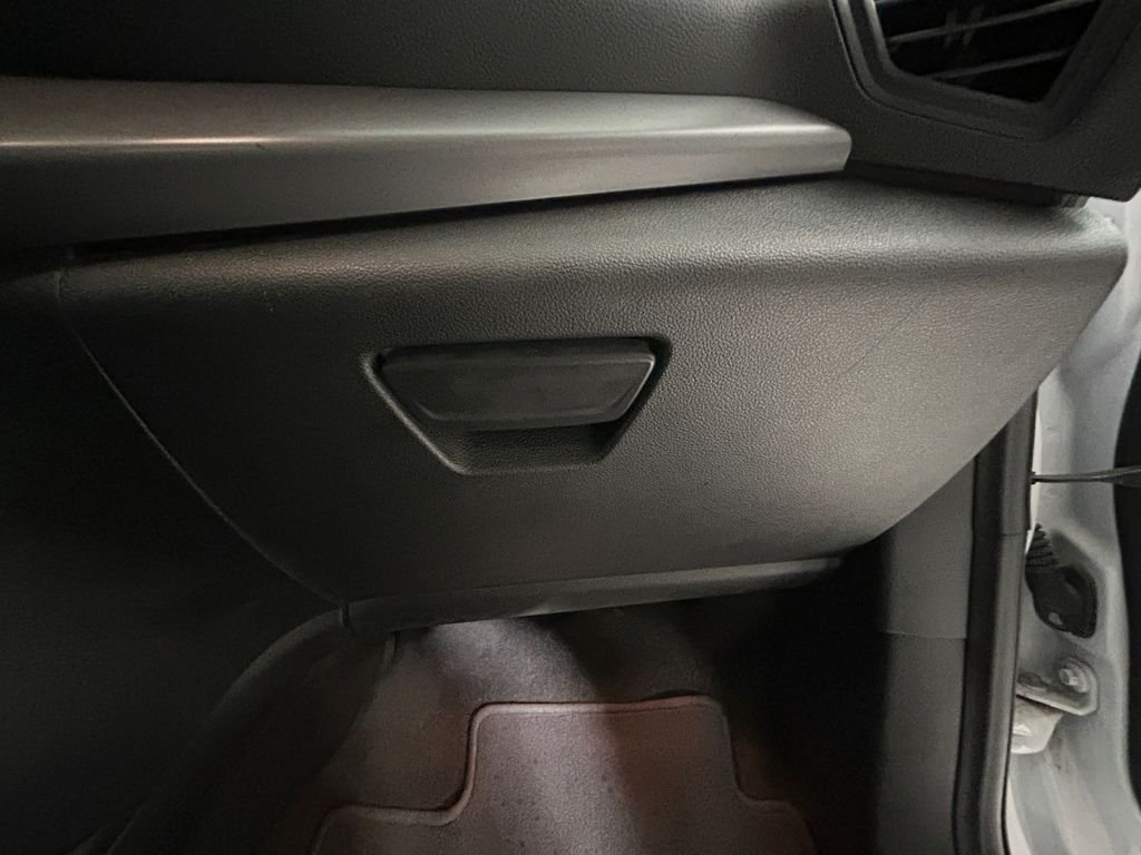 Used 2018 White Ford SE image 24