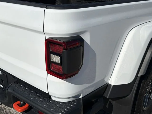 Used 2025 White Jeep Mojave image 9