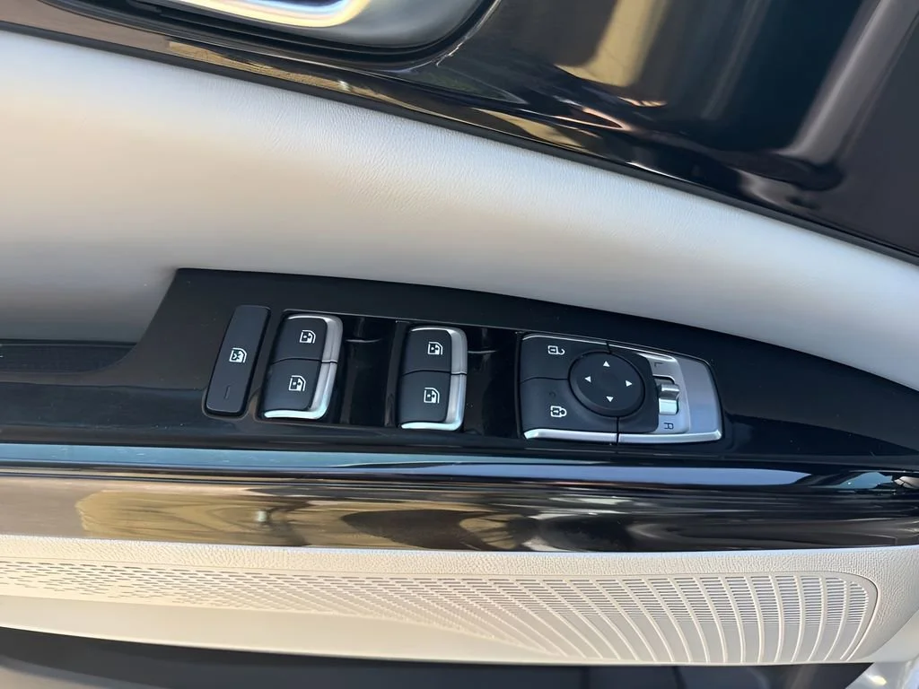 Used 2022  Kia EX image 13