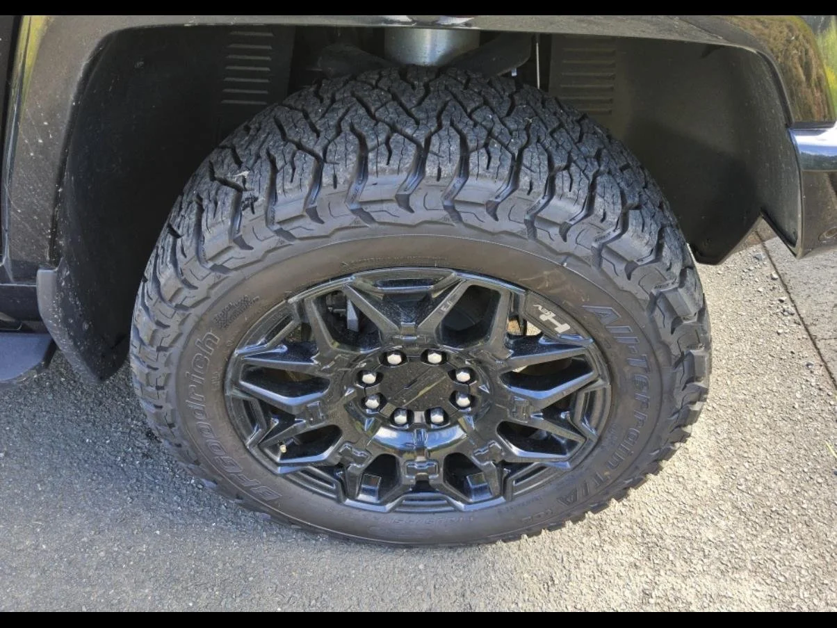 Used 2024 Void Black GMC 2X image 20
