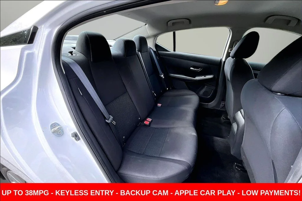 Used 2022 White Nissan S image 28