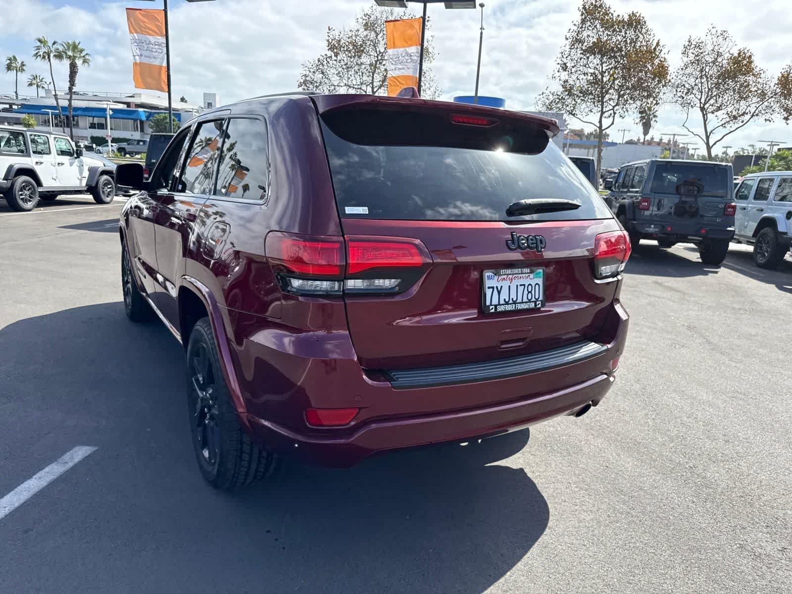 Used 2017 Velvet Red Pearlcoat Jeep Altitude image 20