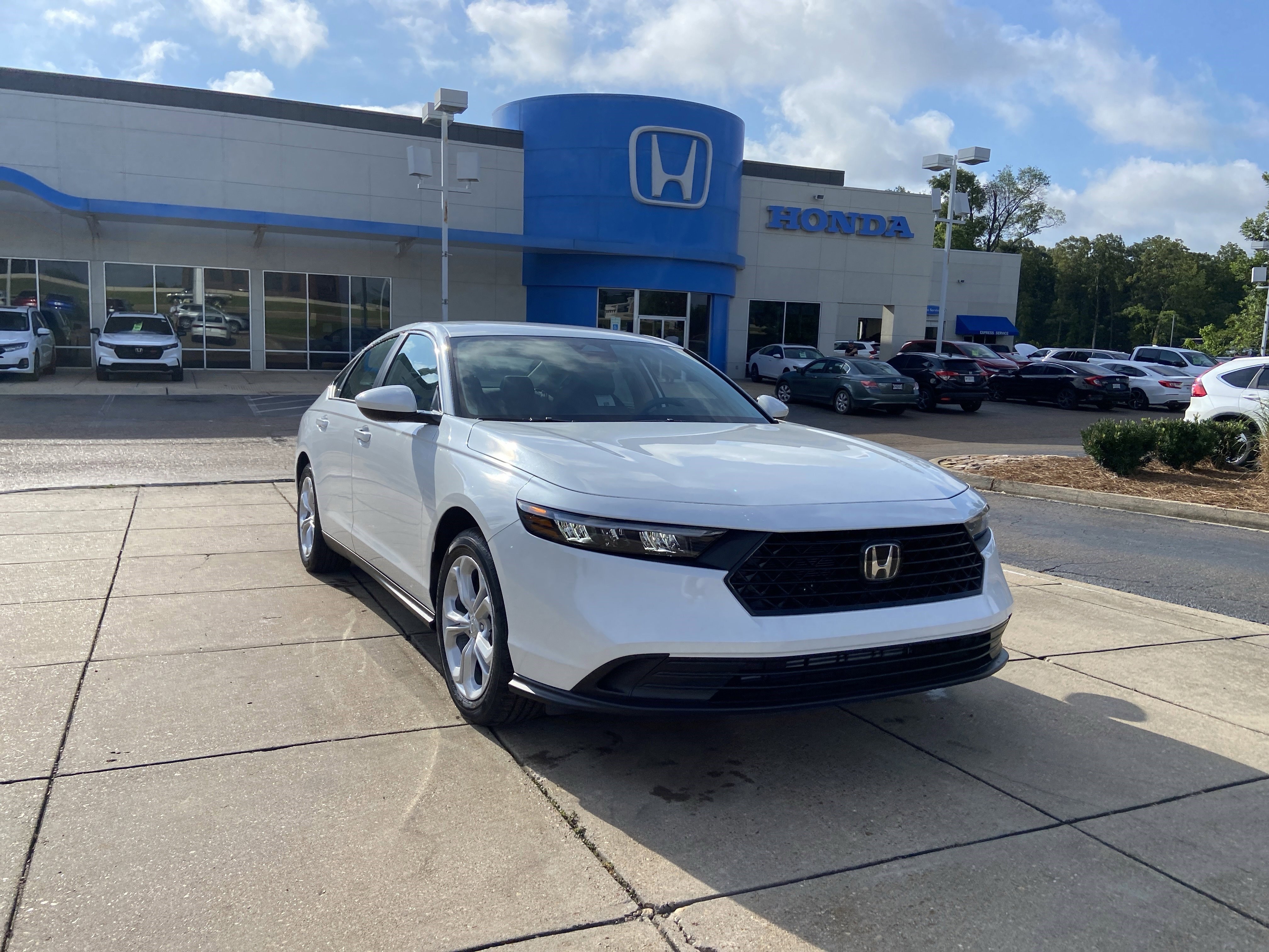 New 2026 Platinum White Pearl Honda LX image 2