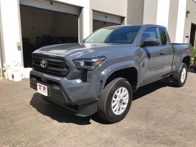 Used 2025  Toyota SR5 image 10