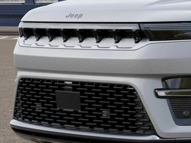 New 2026 Silver-Zynith Exterior Paint Jeep  image 7