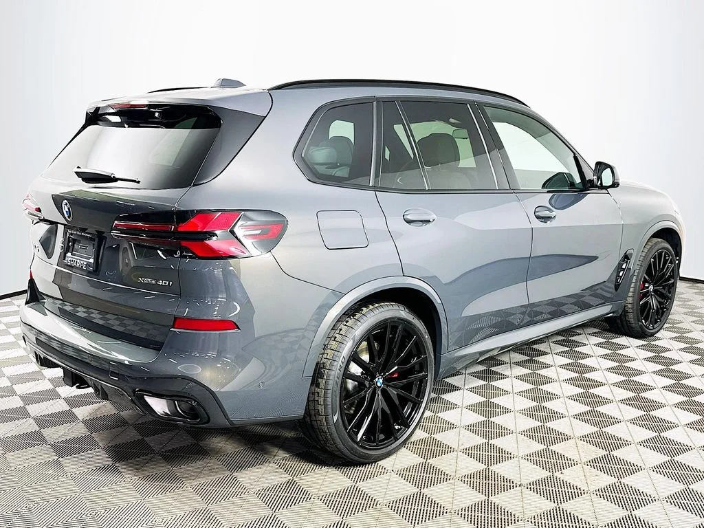 New 2026 Gray Metallic BMW xDrive40i image 5