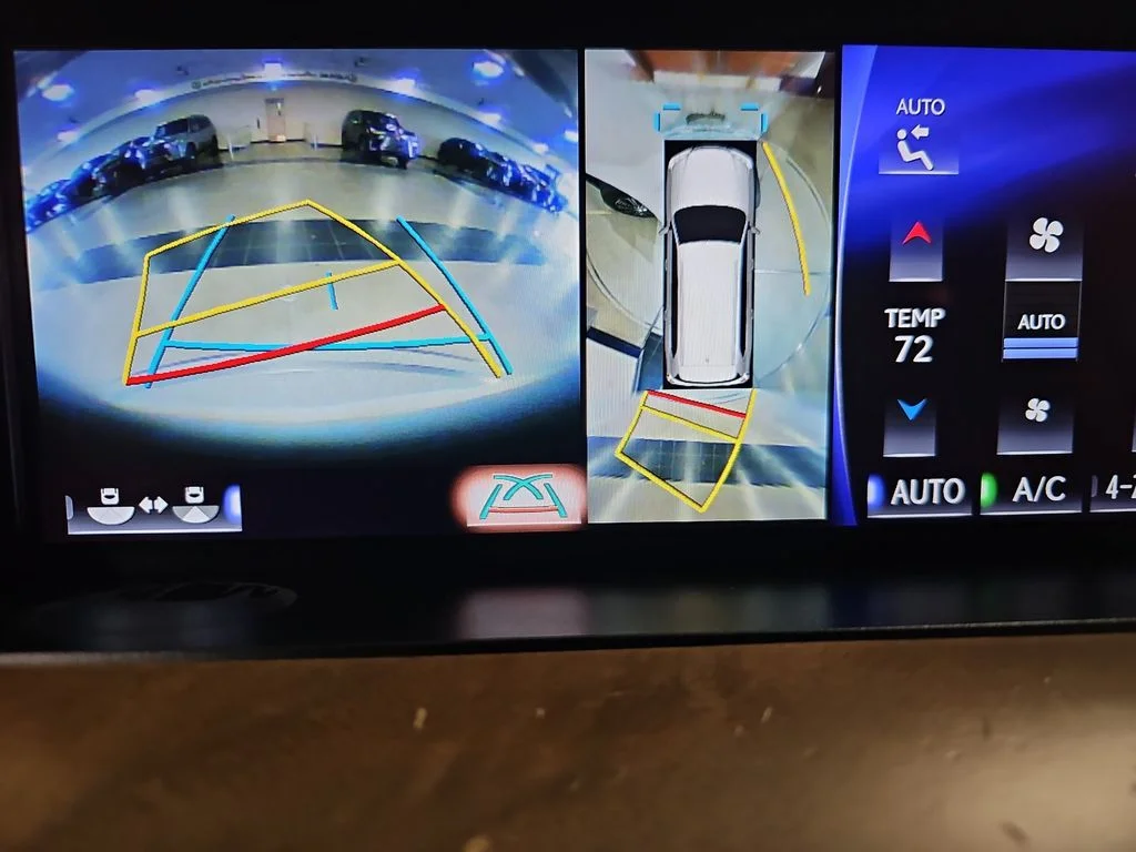 Used 2020 White Lexus 570 image 26