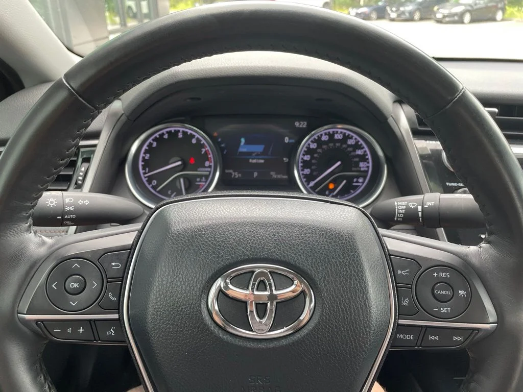 2020 Toyota Camry XLE - Photo 14