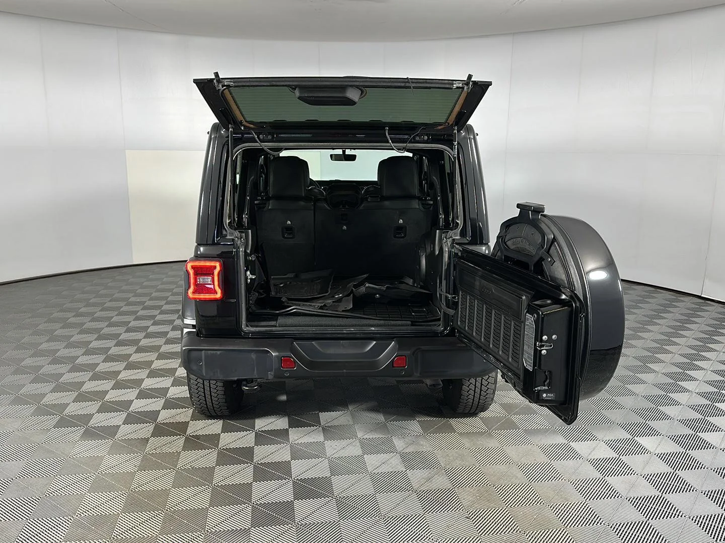 Used 2023 Black Clearcoat Jeep Sahara Altitude image 10