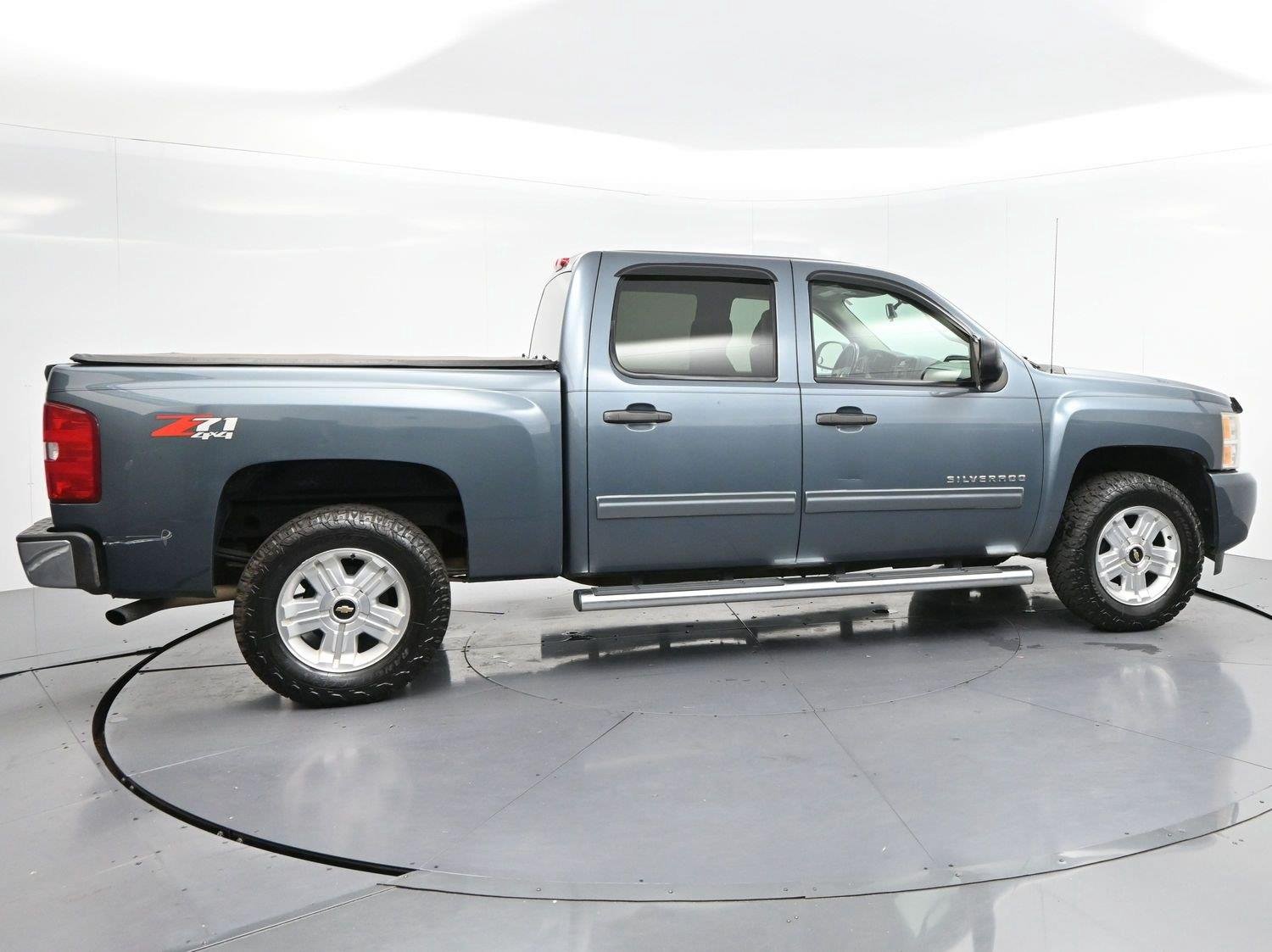 Used 2011 Blue Granite Metallic Chevrolet LT image 8