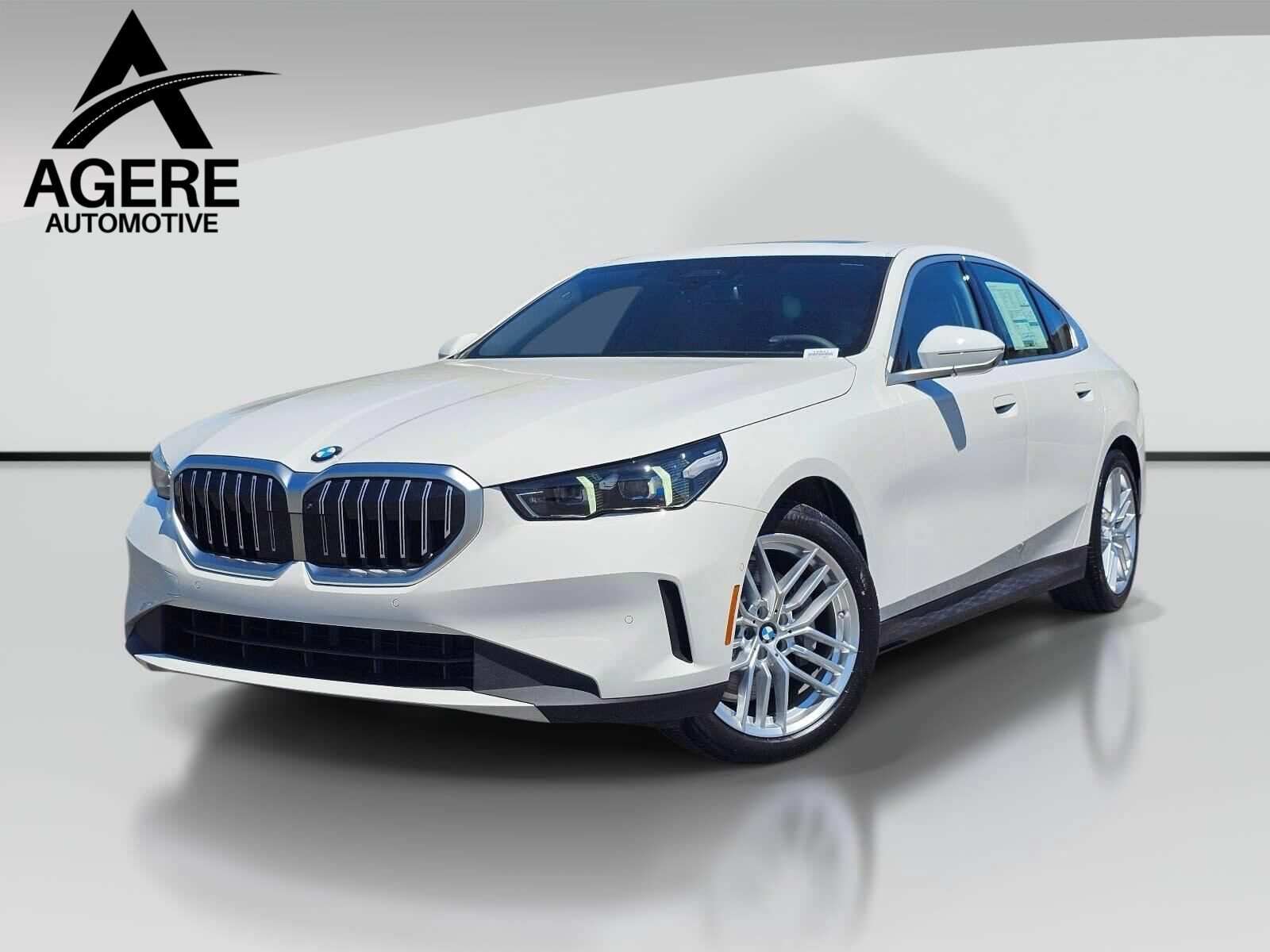 2025 BMW 5 Series 530i