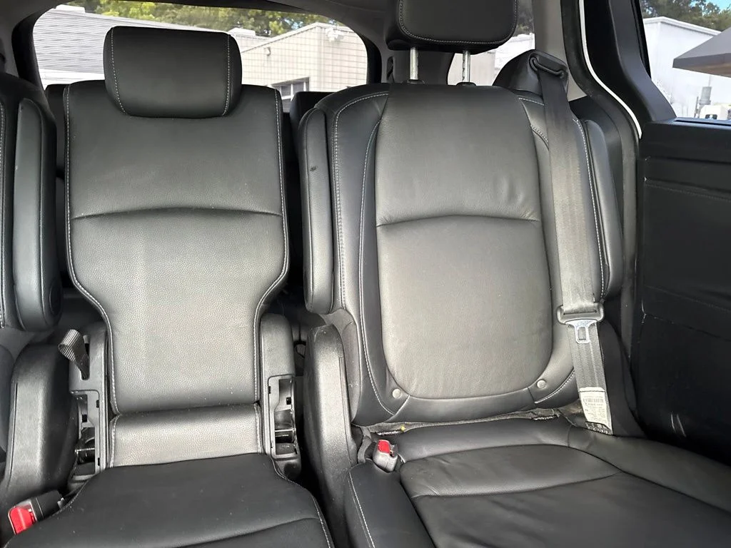 Used 2022 White Honda EX-L image 13