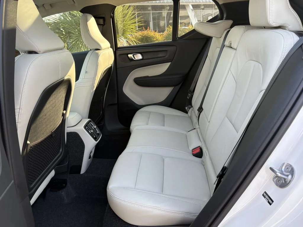 New 2026 Crystal White Volvo Plus image 24