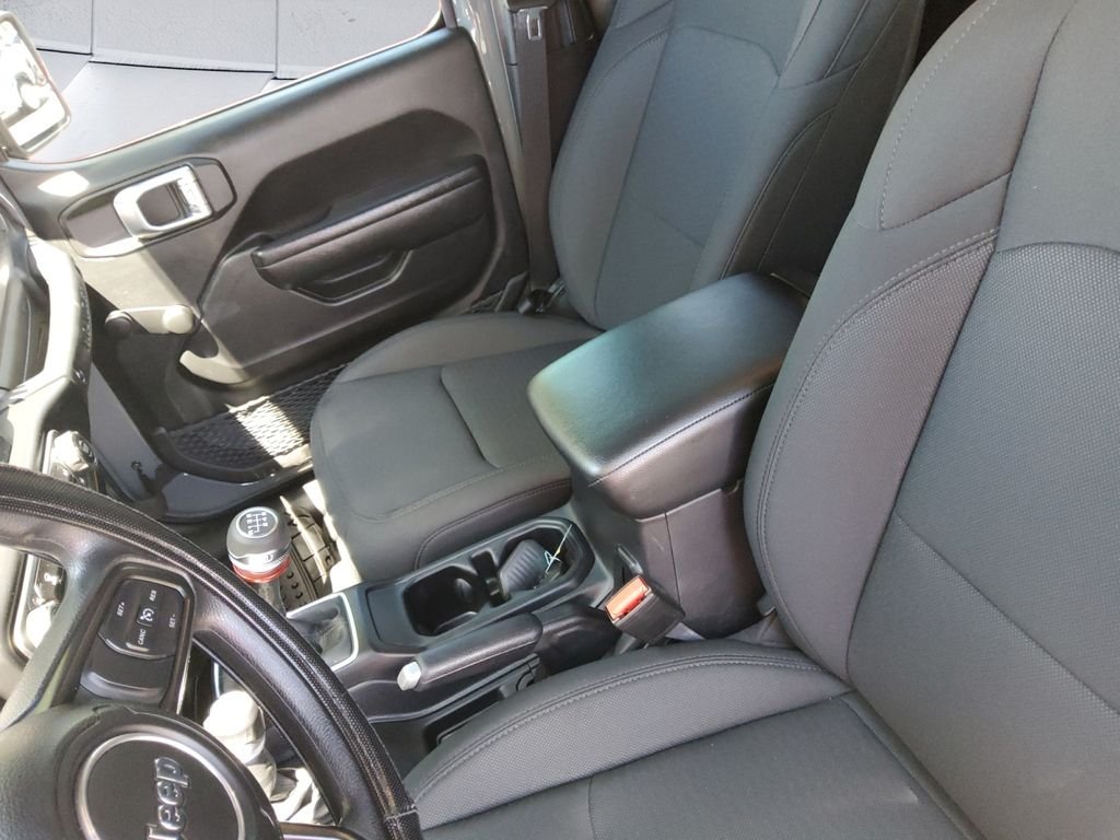 Used 2022 Gray Jeep Unlimited Sport image 8