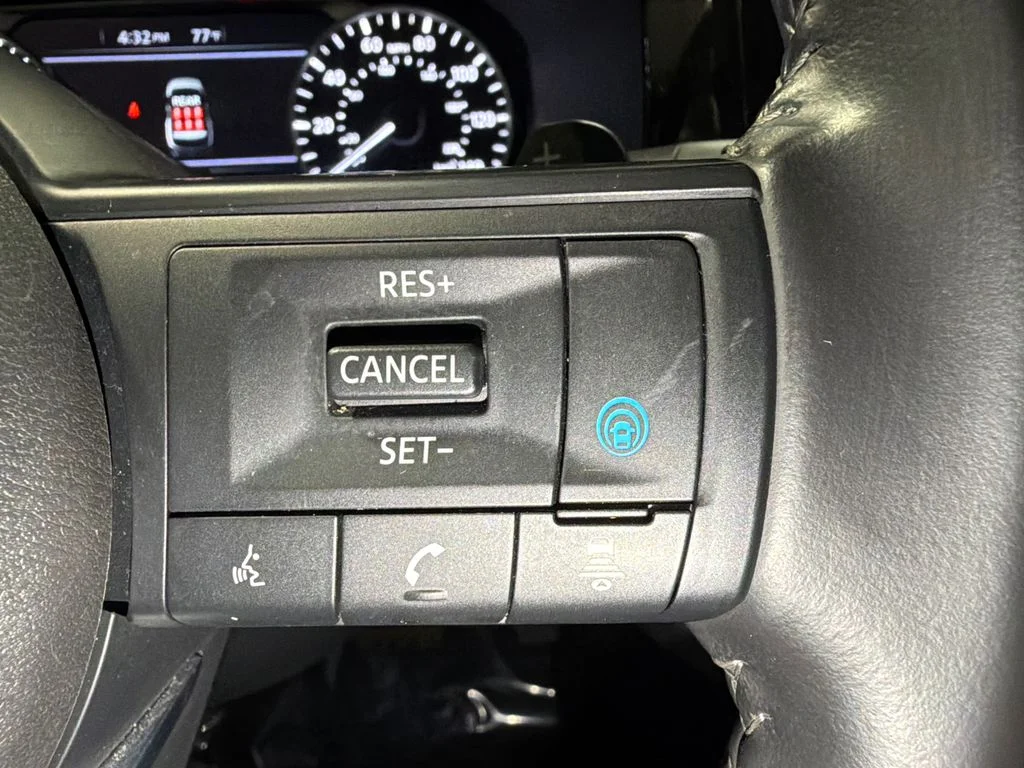 Used 2025 Glacier White Nissan SV image 25