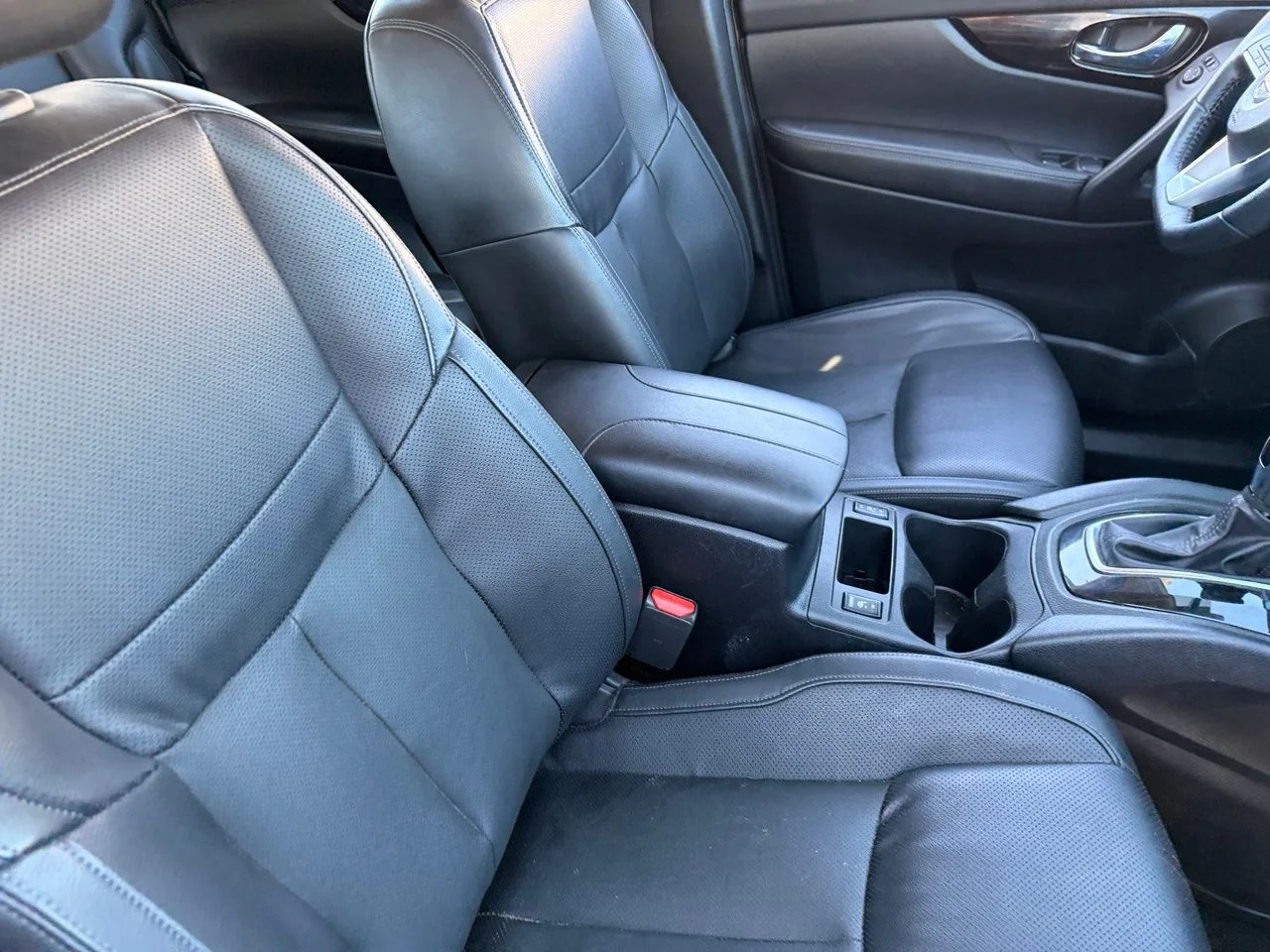 Used 2022 Gun Metallic Nissan SL image 10