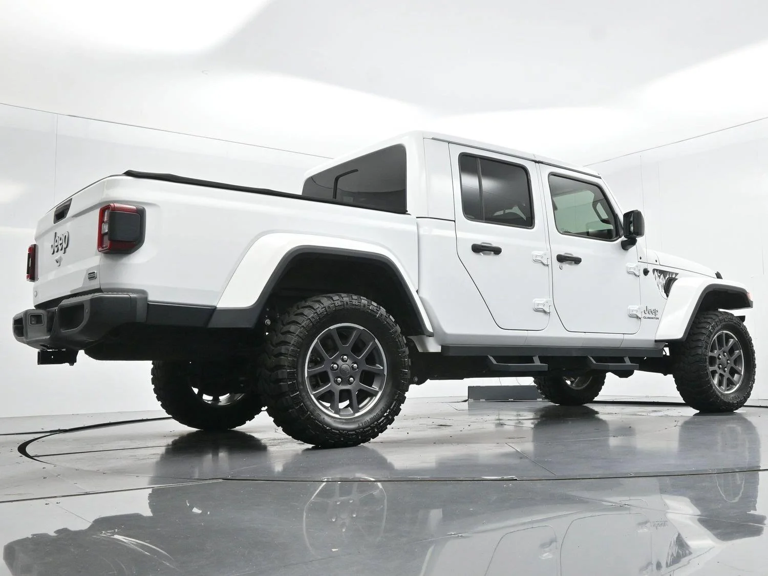 Used 2020 Bright White Clearcoat Jeep Overland image 46