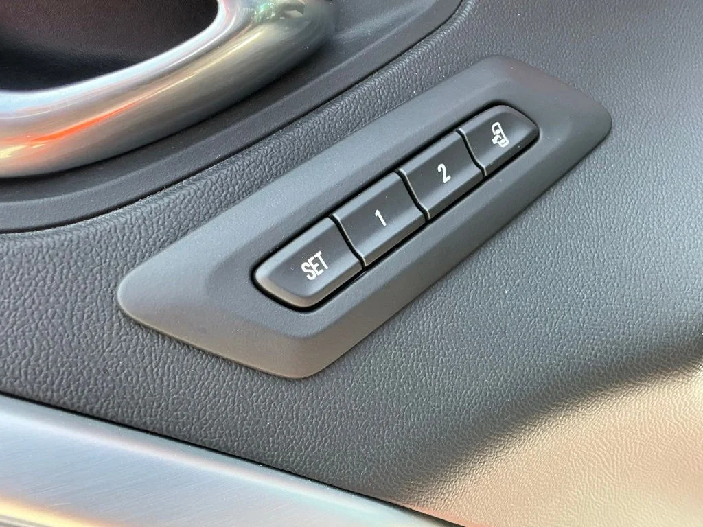 Used 2019 Orange Chevrolet 3LT image 32