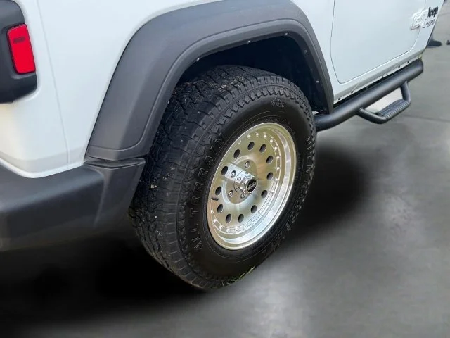 Used 2021 White Jeep Sport image 14
