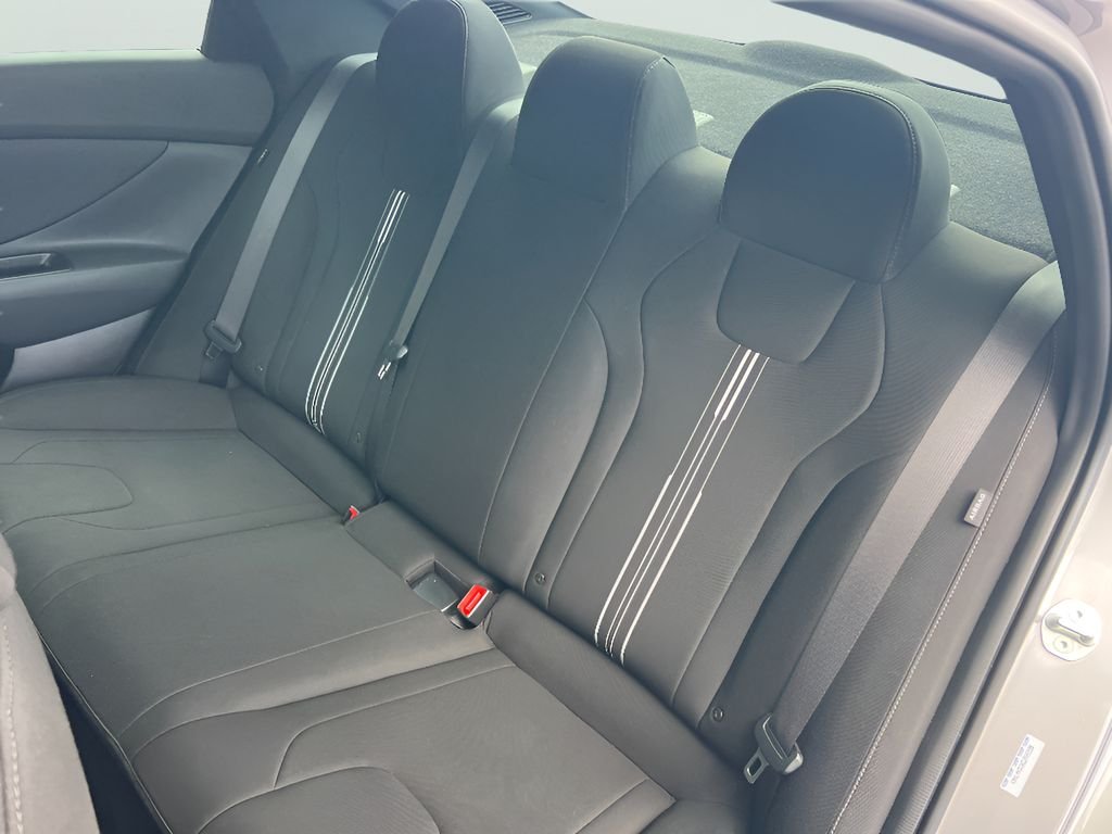 2025 Hyundai Elantra SEL - Photo 31